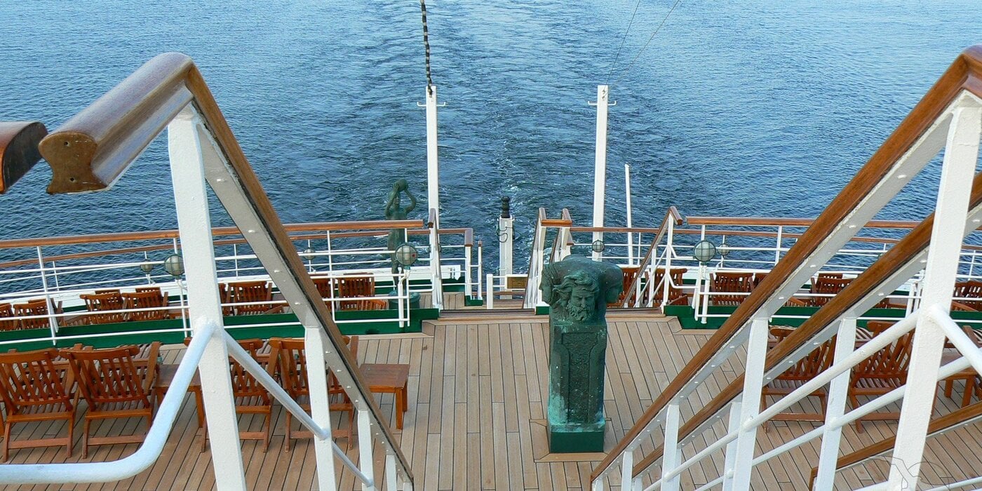 4F918547-B6FF-AC85-DD8D117FE5C6436D