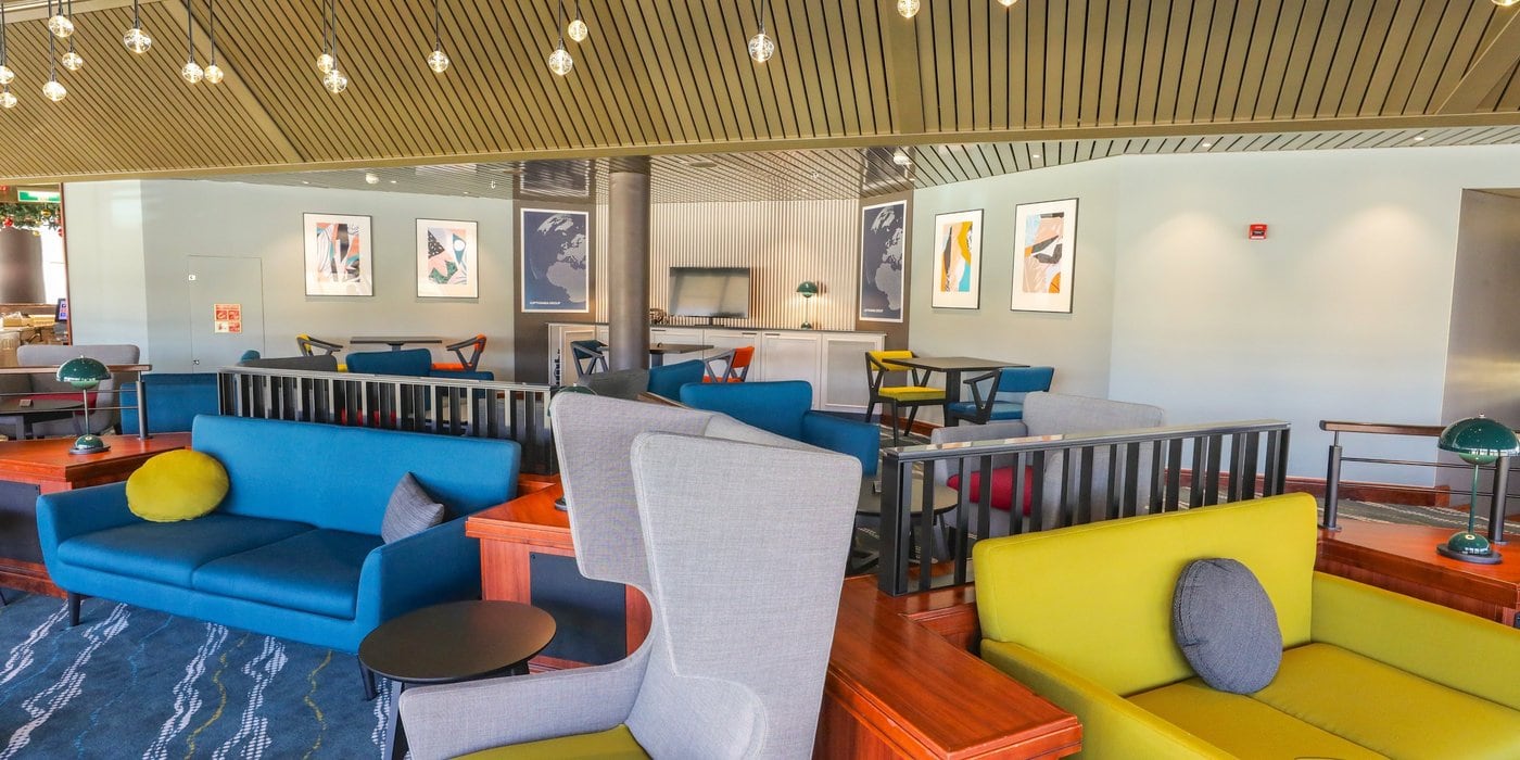 8F656D58-E761-5E47-F41B68DFAAA18DF5