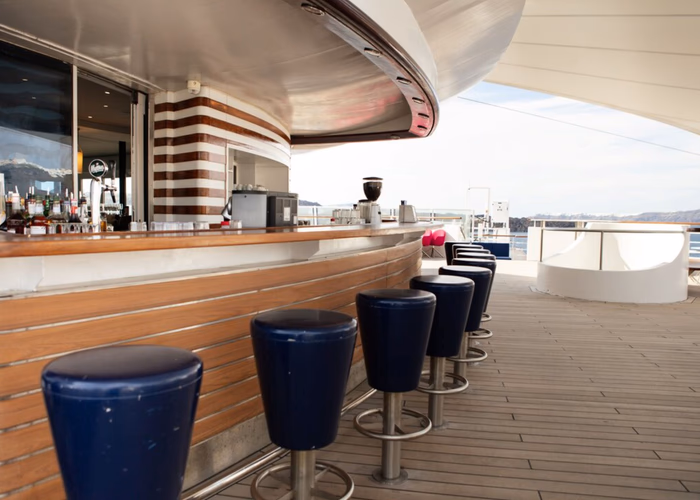 Discovery_-7735-lowres (original)