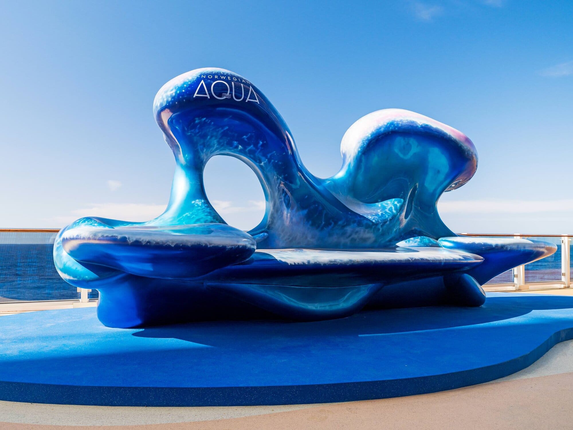 NCL_AQUA_SelfieSculpture_6195