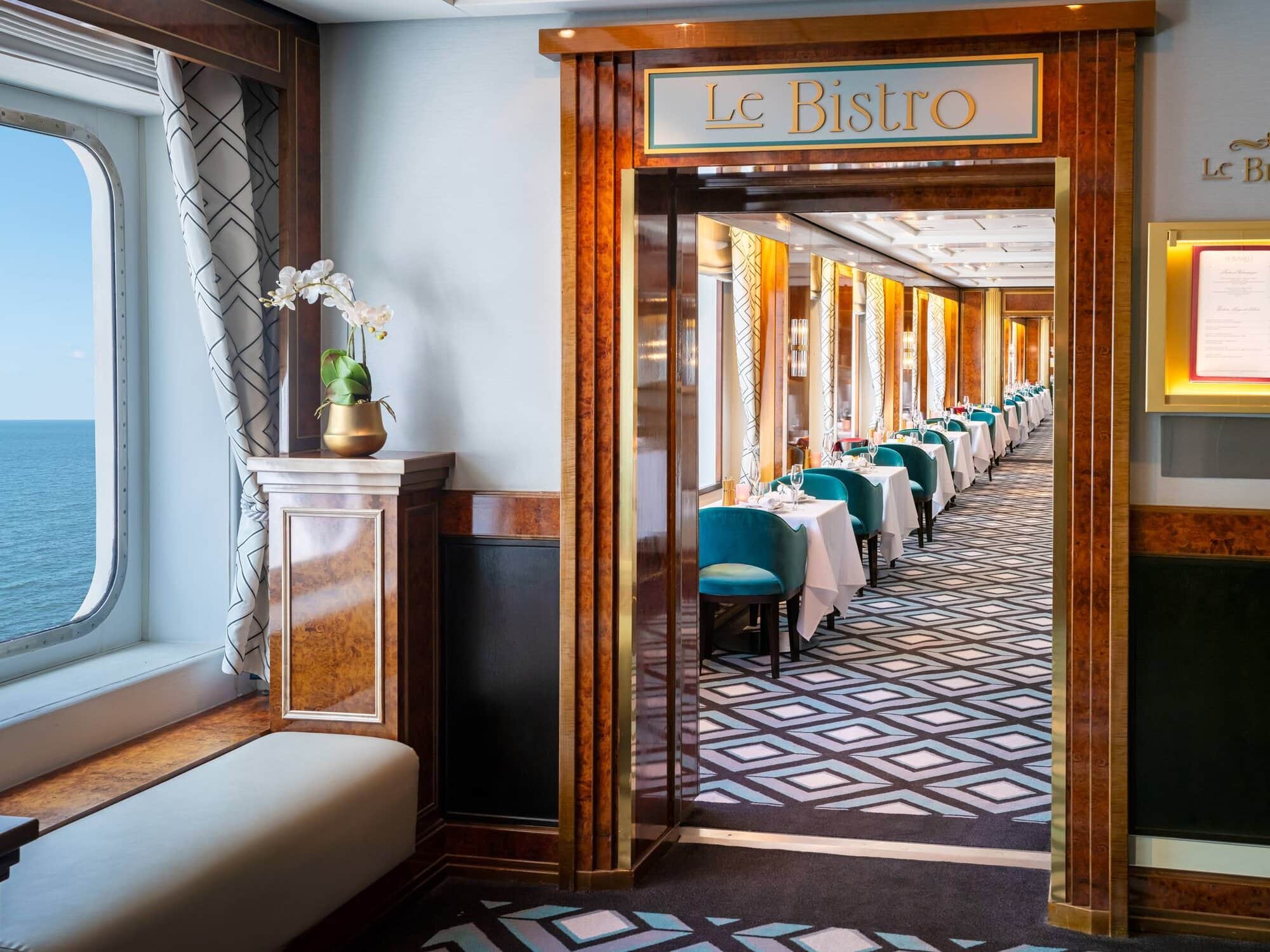 NCL_Sky_LeBistro_Entrance_16