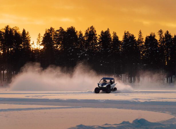 6a5950a359043787d9138b20_Side-by-Side-Buggy Drifting-Lappland (10)-p-2000