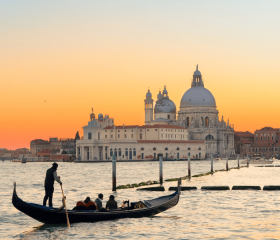 Venedig Geh auf Kreuzfahrt