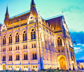 Donau Stadt Geh auf Kreuzfahrt
