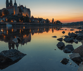 Elbe bei Nacht Geh auf Kreuzfahrt
