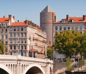 Rhone Brücke Geh auf Kreuzfahrt