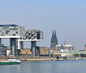Köln Geh auf Kreuzfahrt