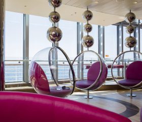 AC_037187_AIDAperla_prima_Lounge_Theatrium