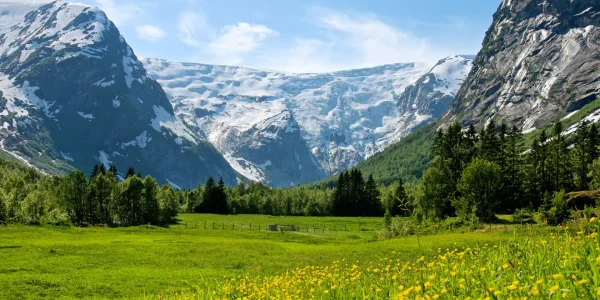 Bergsetbreen-Glacier-Jostedalen_Ã_yvind-Heen-fjordscom_3x2