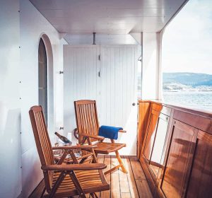 Cabins_Cat.-B_Balcony_37_sRGB_Pesqueira-min-1680x1120