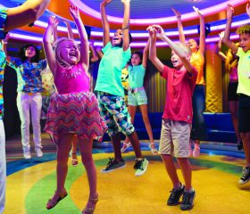 Costa_Kinderbetreuung_Tanz_00018785