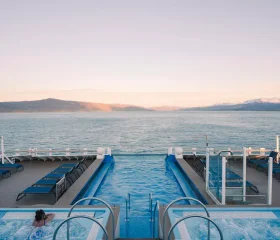 Hot-tubs-Infinity-Pool-MS-Fridtjof-Nansen-HGR-158669_1920-Photo_Clara_Tuma
