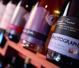 Restaurant_160_elegant lady