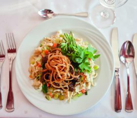 Restaurant_179_elegant lady