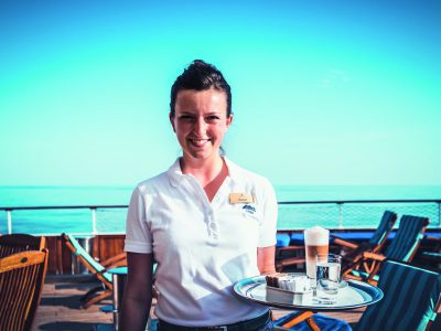 SeaCloudII_Deck_service_001_iso_MF_Oxana Salzmann