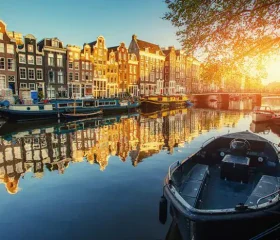 amsterdam-canal-small-344403392.jpg.image.546.546.high - Kopie