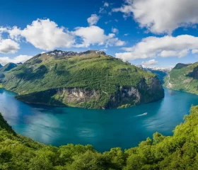 geiranger-fjord-norway-hgr-139072_1920-photo_shutterstock