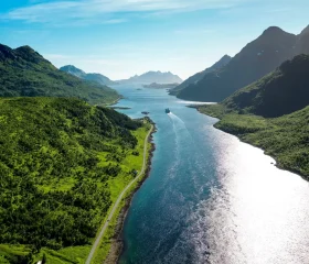 ms-nordkapp-trollfjorden-norge-hgr-15241-foto_trym_ivar_bergsmo