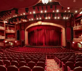 qv-royalcourttheatre-AB180-mobile.png.image.546.546.high